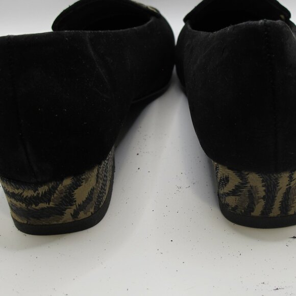 Amanda black velvet flats with tiger print in 8.5S - Picture 3 of 7